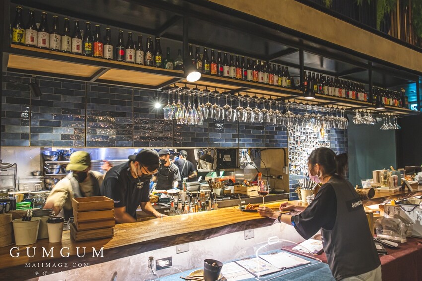 台北內湖美食｜GUMGUM NOT ONLY BEER & WINGS 雞翅啤酒吧內科店～內湖最美的戶外露營風餐酒館、超美的森林