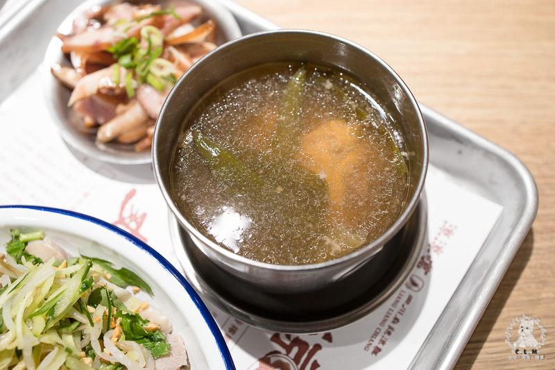 涼涼嗆四川涼麵｜台北信義市政府站食記｜永吉路30巷內酸辣麻香開胃可口的推薦涼麵，文青風格乾淨舒適明亮但不貴 - 卡爾茗 C.L.M.