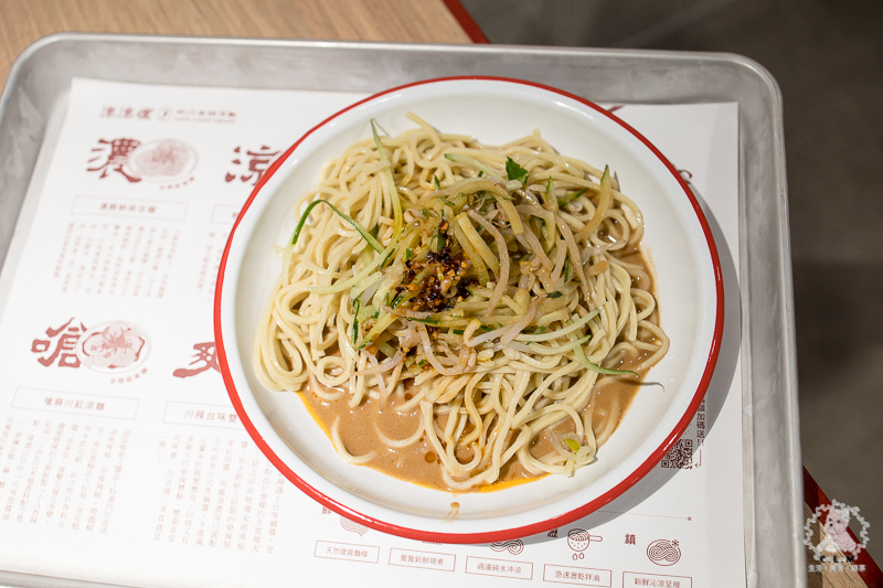 涼涼嗆四川涼麵｜台北信義市政府站食記｜永吉路30巷內酸辣麻香開胃可口的推薦涼麵，文青風格乾淨舒適明亮但不貴 - 卡爾茗 C.L.M.