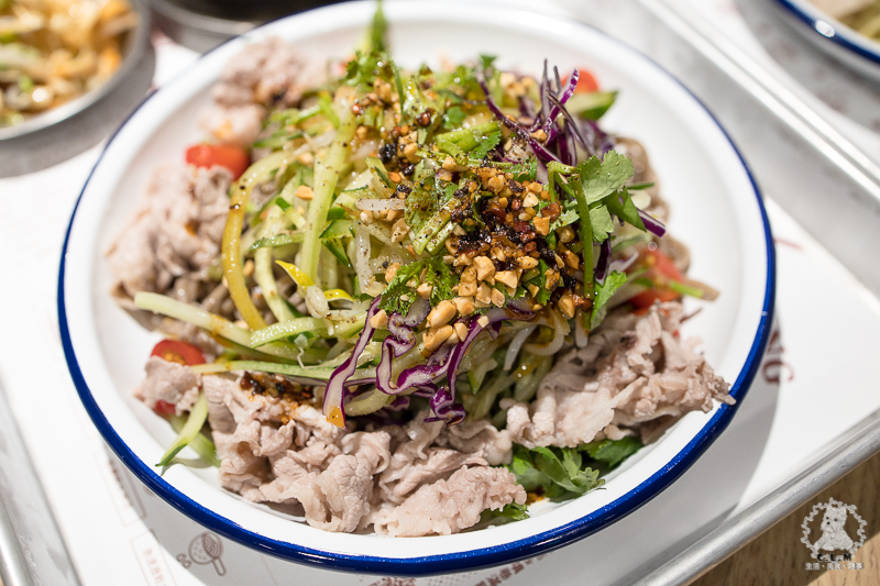 涼涼嗆四川涼麵｜台北信義市政府站食記｜永吉路30巷內酸辣麻香開胃可口的推薦涼麵，文青風格乾淨舒適明亮但不貴 - 卡爾茗 C.L.M.