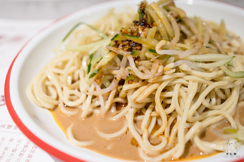 涼涼嗆四川涼麵｜台北信義市政府站食記｜永吉路30巷內酸辣麻香開胃可口的推薦涼麵，文青風格乾淨舒適明亮但不貴 - 卡爾茗 C.L.M.
