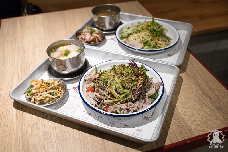 涼涼嗆四川涼麵｜台北信義市政府站食記｜永吉路30巷內酸辣麻香開胃可口的推薦涼麵，文青風格乾淨舒適明亮但不貴 - 卡爾茗 C.L.M.