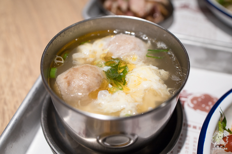 涼涼嗆四川涼麵｜台北信義市政府站食記｜永吉路30巷內酸辣麻香開胃可口的推薦涼麵，文青風格乾淨舒適明亮但不貴 - 卡爾茗 C.L.M.