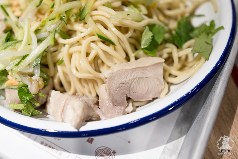 涼涼嗆四川涼麵｜台北信義市政府站食記｜永吉路30巷內酸辣麻香開胃可口的推薦涼麵，文青風格乾淨舒適明亮但不貴 - 卡爾茗 C.L.M.