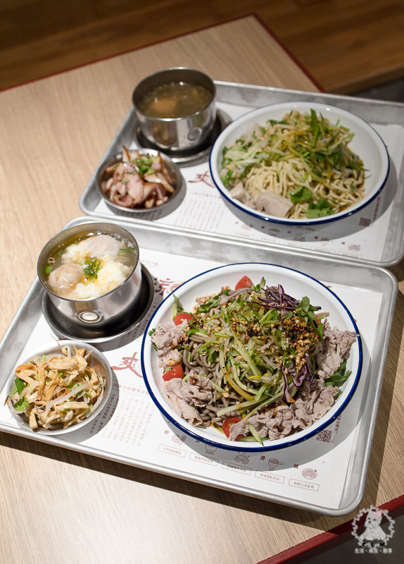 涼涼嗆四川涼麵｜台北信義市政府站食記｜永吉路30巷內酸辣麻香開胃可口的推薦涼麵，文青風格乾淨舒適明亮但不貴 - 卡爾茗 C.L.M.