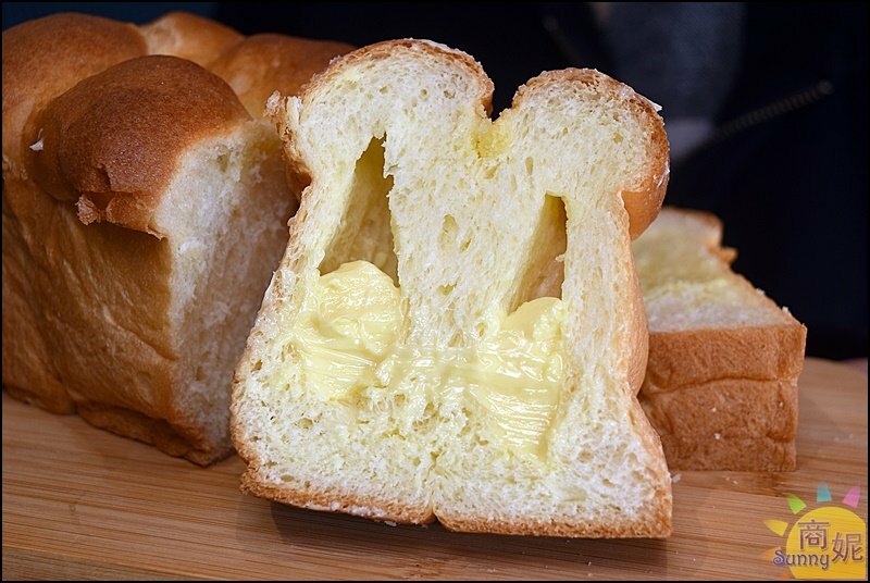 糖印麵包。IG爆紅羅馬生乳包.提拉米蘇髒髒包.肉桂捲開賣秒殺!台中爆好吃麵包推薦-商妮吃喝遊樂