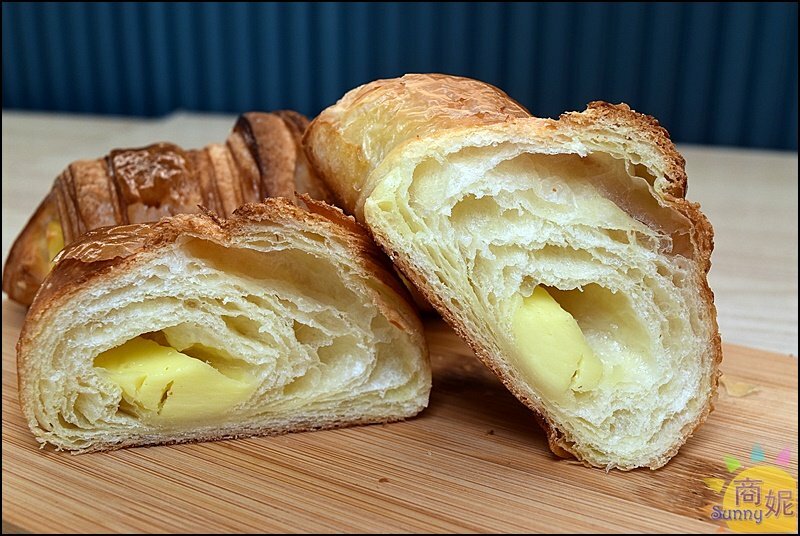 糖印麵包。IG爆紅羅馬生乳包.提拉米蘇髒髒包.肉桂捲開賣秒殺!台中爆好吃麵包推薦-商妮吃喝遊樂