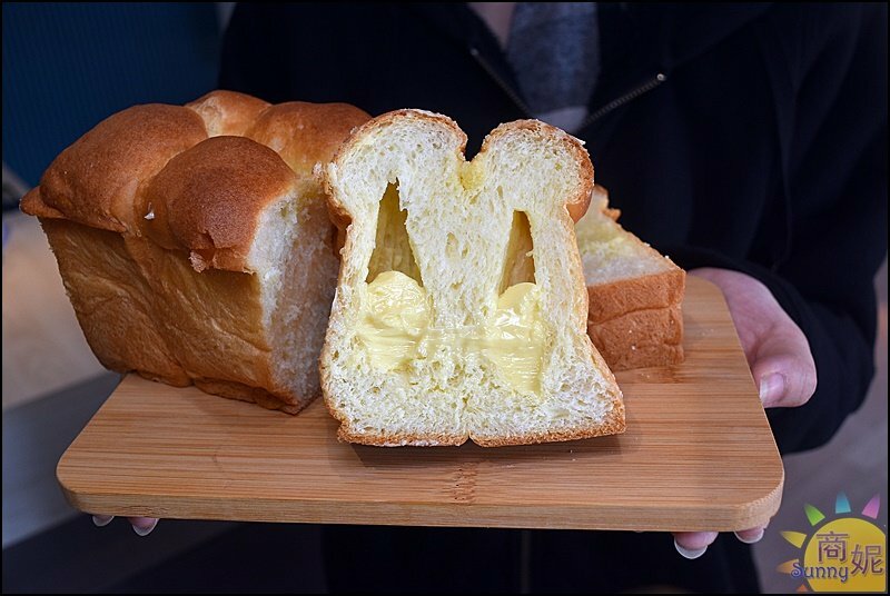 糖印麵包。IG爆紅羅馬生乳包.提拉米蘇髒髒包.肉桂捲開賣秒殺!台中爆好吃麵包推薦-商妮吃喝遊樂