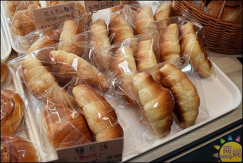 糖印麵包。IG爆紅羅馬生乳包.提拉米蘇髒髒包.肉桂捲開賣秒殺!台中爆好吃麵包推薦-商妮吃喝遊樂