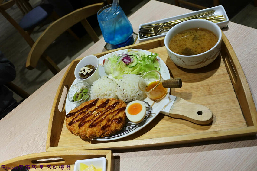 台南美食【丸飯食事處】丸碰餅結合烤鰻魚和東坡肉玉子燒太可愛又好吃│北門商圈│中西區美食 - Fresa芙芮莎♥莎旅憶食