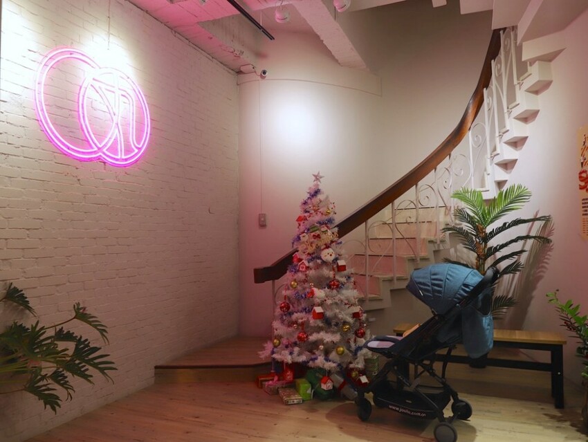 台南沖繩蝦蝦飯專賣店-丸飯食事處.推出新品紙豆腐鍋.搭配DIY起司玉米瀑布.牽絲鹹香超過癮/台南聚餐餐廳推薦 - 進食的巨鼠