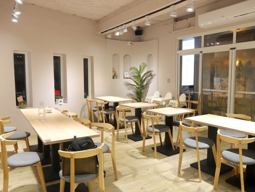 台南沖繩蝦蝦飯專賣店-丸飯食事處.推出新品紙豆腐鍋.搭配DIY起司玉米瀑布.牽絲鹹香超過癮/台南聚餐餐廳推薦 - 進食的巨鼠