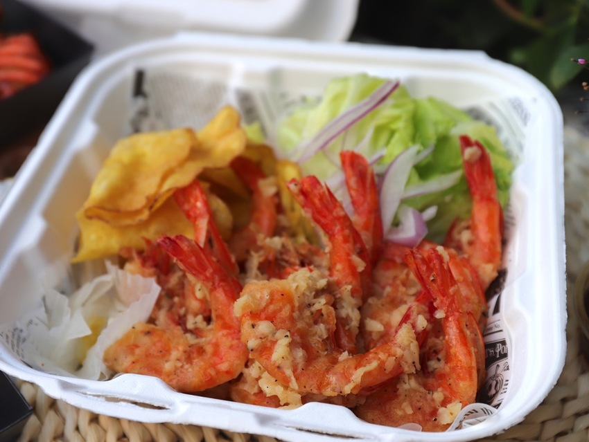 丸飯食事處：宅在家就能品嘗美味的沖繩蝦蝦飯/套餐組合讓你宅在家就能輕鬆享用美味的異國料理組合 - 進食的巨鼠