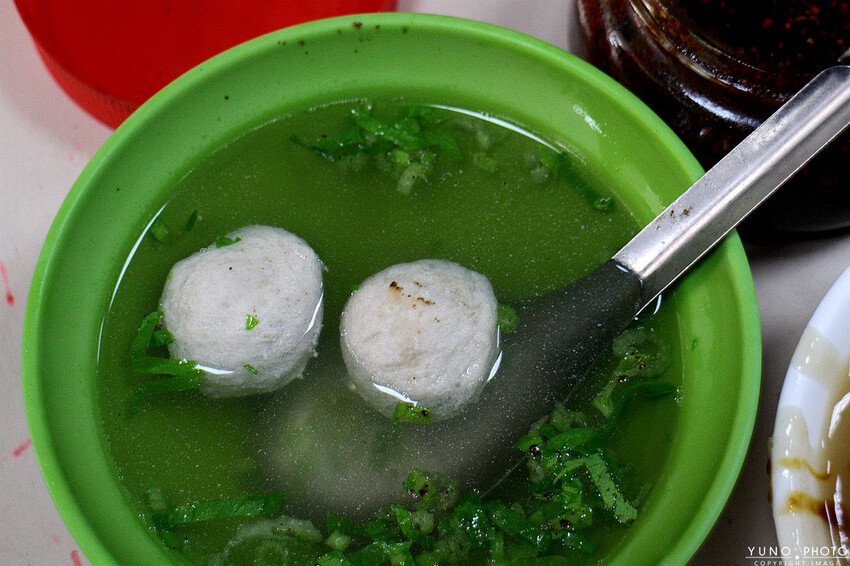 南投縣竹山鎮低溫油泡肉圓滑Q外皮不油膩 扎實肉塊超唰嘴 肉圓節比賽全國第三名 冰涼三色冰更是不能錯過