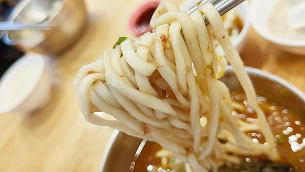 老皮牛肉麵尚順店｜內用豆花免費無限量吃到飽，被牛肉麵耽誤的豆花店