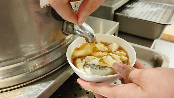 老皮牛肉麵尚順店｜內用豆花免費無限量吃到飽，被牛肉麵耽誤的豆花店