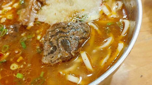 老皮牛肉麵尚順店｜內用豆花免費無限量吃到飽，被牛肉麵耽誤的豆花店