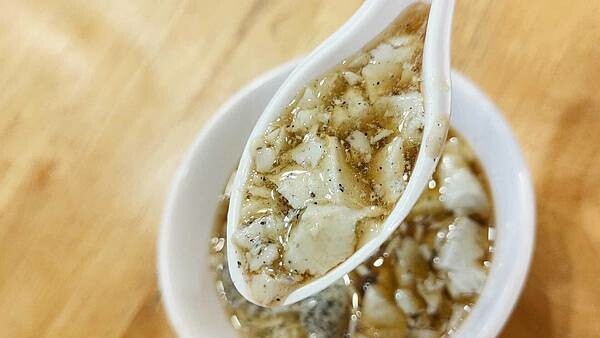 老皮牛肉麵尚順店｜內用豆花免費無限量吃到飽，被牛肉麵耽誤的豆花店