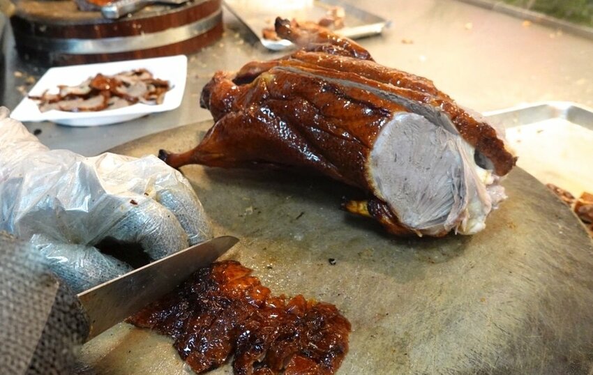 全台最美北平烤鴨！25年老字號重新翻修．精選重4斤的鴨肉．片鴨＋大火醬爆 - 艾瑪▪ 享受吃喝玩樂札記