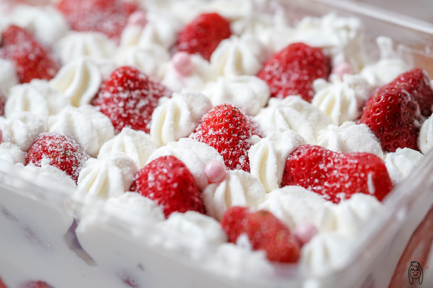 台南安平甜點|千金派,台南草莓季必吃!秋冬限定夢幻甜點草莓珠寶盒、千層蛋糕,只賣10月到1月!