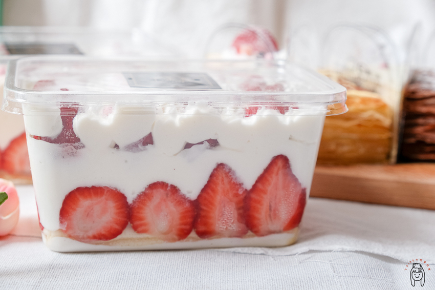 台南安平甜點|千金派,台南草莓季必吃!秋冬限定夢幻甜點草莓珠寶盒、千層蛋糕,只賣10月到1月!