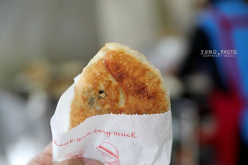 象山韮菜盒子現場手桿薄餅皮現包銅板平價美食40