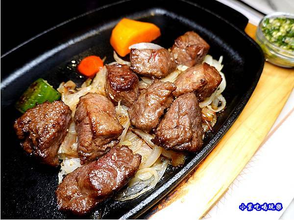 肉肉控鐵板牛排-西堤牛排南華店 (2).jpg