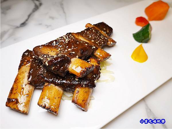 搖滾牛肋骨-西堤牛排南華店 (2).jpg