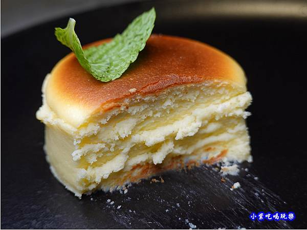巴斯克乳酪蛋糕-西堤牛排南華店 (2).jpg