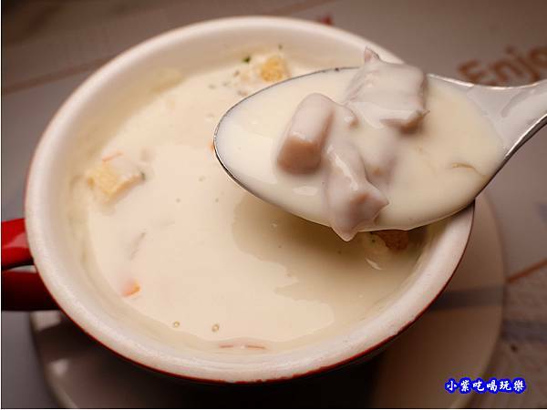 雞肉巧達濃湯-西堤牛排南華 (2).jpg