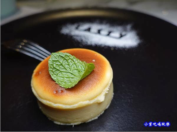 巴斯克乳酪蛋糕-西堤牛排南華店 (1).jpg