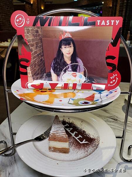 拍照送慶生相片-2025西堤牛排桃園南華店.jpg 拍照送慶生相片-2025西堤牛排桃園南華店.jpg