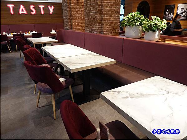 一樓-西堤牛排南華店 (2).jpg