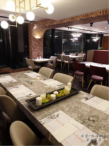 二樓用餐環境-西堤牛排南華店 (5).jpg