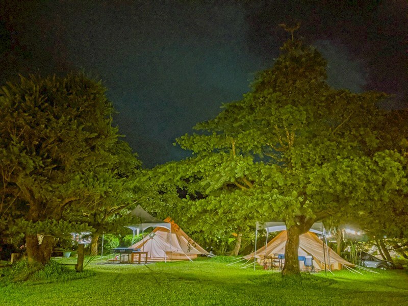 【南投縣魚池鄉】一晚千元有找/平價豪華露營/波西米亞神殿帳/松樹營地/拂水山莊