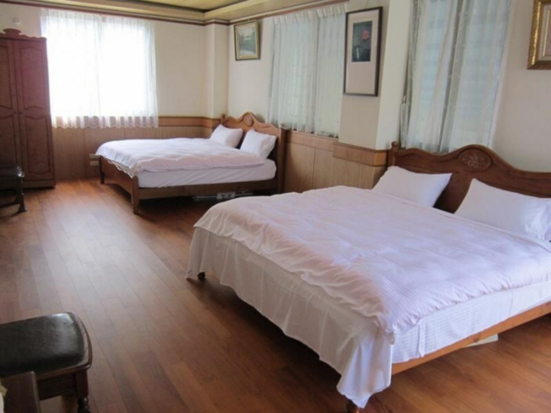 【南投縣魚池鄉】一晚千元有找/平價豪華露營/波西米亞神殿帳/松樹營地/拂水山莊