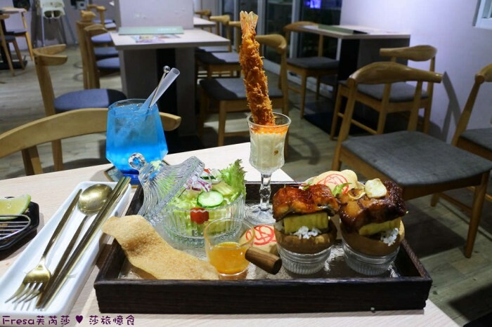 台南市中西區台南高鐵週邊美食【Mochi Mochi鬆餅屋】極致美味!全台第一極上釜飯.鮮蝦牛小排烤雞「釜飯三吃」超豐盛│台