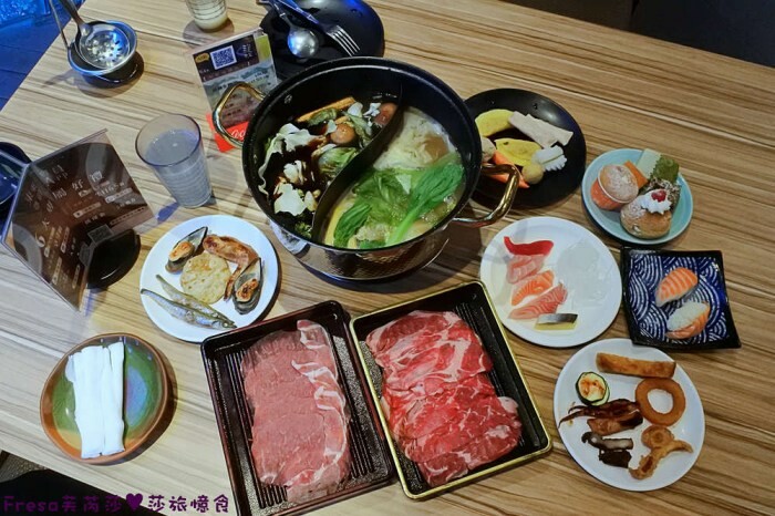 台南市中西區台南高鐵週邊美食【Mochi Mochi鬆餅屋】極致美味!全台第一極上釜飯.鮮蝦牛小排烤雞「釜飯三吃」超豐盛│台