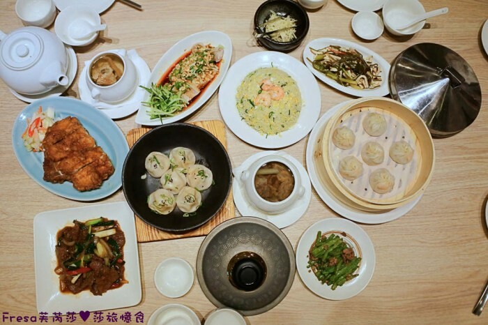 台南市中西區台南高鐵週邊美食【Mochi Mochi鬆餅屋】極致美味!全台第一極上釜飯.鮮蝦牛小排烤雞「釜飯三吃」超豐盛│台