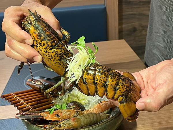 (大橋頭美食)荖子鍋家樂福重慶店~限量終極龍王鍋超級狂!自動 (大橋頭美食)荖子鍋家樂福重慶店~限量終極龍王鍋超級狂!自動