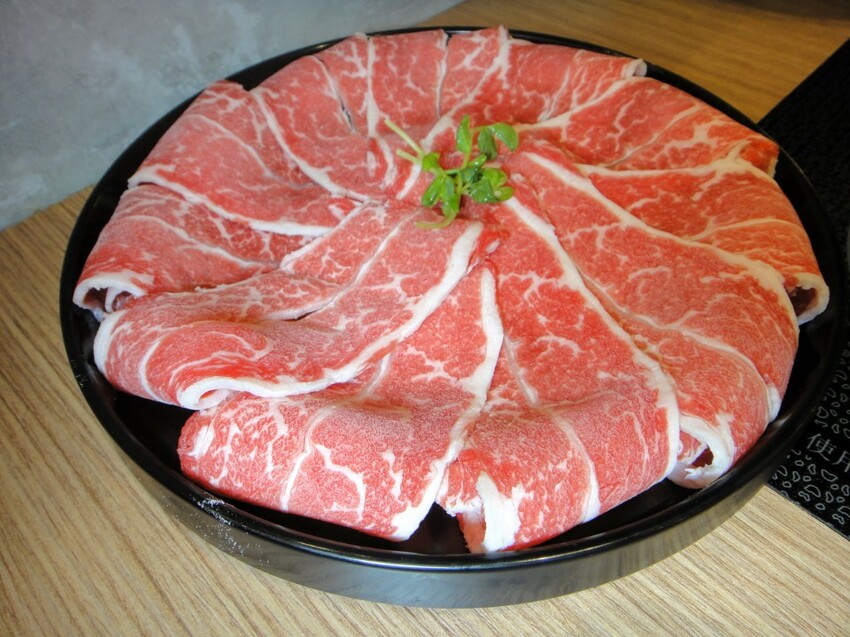 【美食】大橋頭火鍋推薦「荖子鍋」大同區火鍋推薦，新鮮製麵無限供應、20種海陸主食