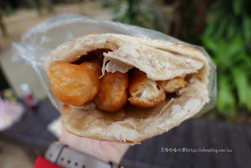 全桃園最大的燒餅！只賣早上每人限量五個．燒餅、酥餅通通只要12元 - 艾瑪▪ 享受吃喝玩樂札記