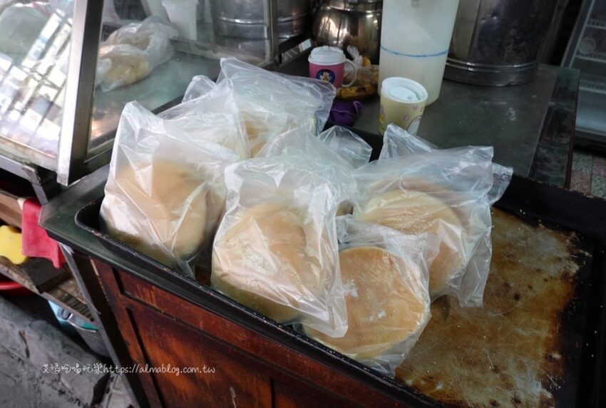 全桃園最大的燒餅！只賣早上每人限量五個．燒餅、酥餅通通只要12元 - 艾瑪▪ 享受吃喝玩樂札記