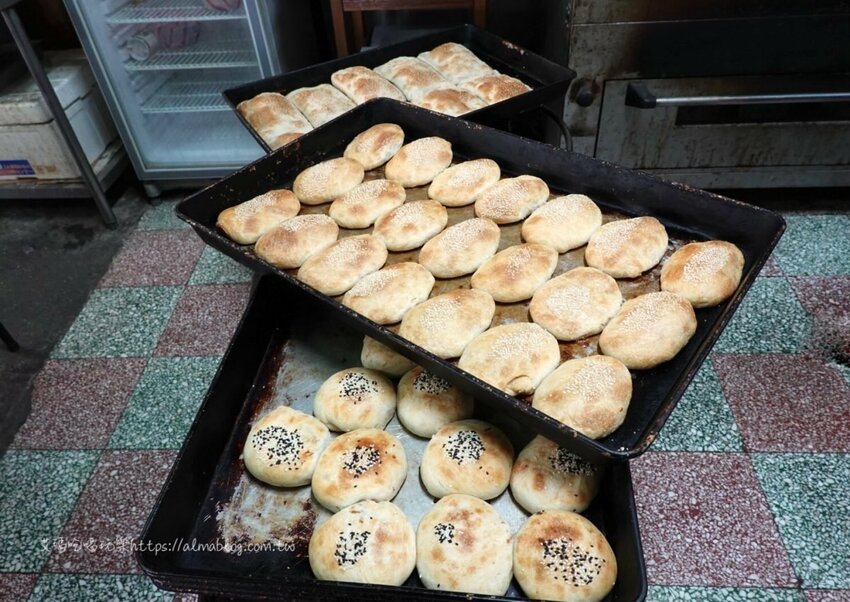 全桃園最大的燒餅！只賣早上每人限量五個．燒餅、酥餅通通只要12元 - 艾瑪▪ 享受吃喝玩樂札記