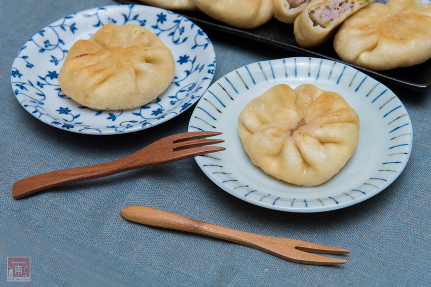 【臺南美食】臺南美食新組合(豬肉餡餅配泡菜湯底)|手工製作豬肉餡餅|店取現點現做|宅配真空包裝~鮮佃招牌餡餅 - 南人幫