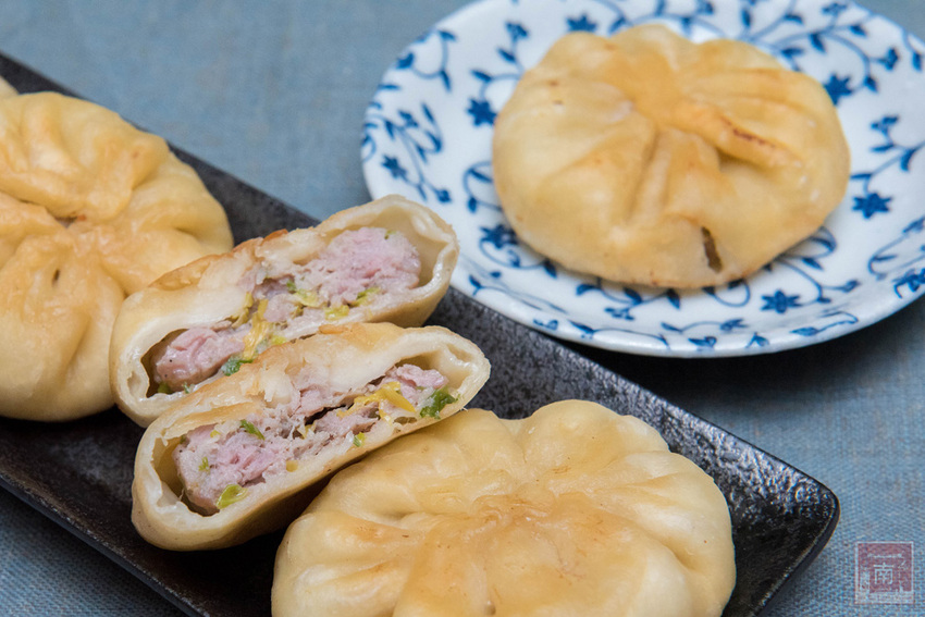 【臺南美食】臺南美食新組合(豬肉餡餅配泡菜湯底)|手工製作豬肉餡餅|店取現點現做|宅配真空包裝~鮮佃招牌餡餅 - 南人幫