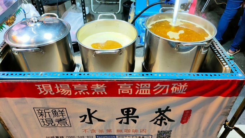 【東港夜市攻略】屏東必逛! 超過600公尺、上百攤商美食古早味!