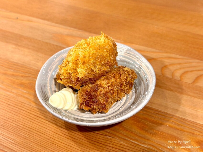 台中人氣拉麵「七面鳥」麻辣雞白湯 八片叉燒醬油拉麵一吃上癮。