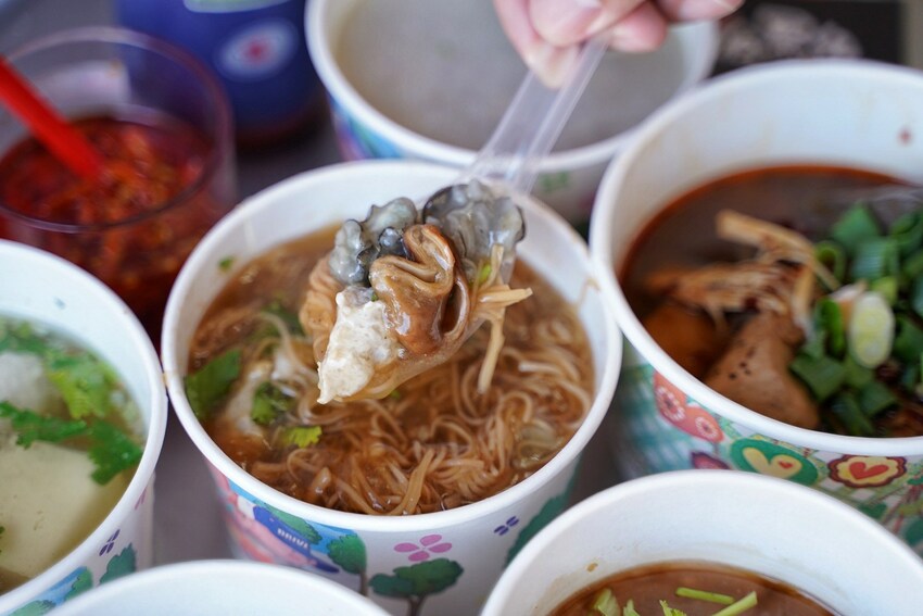 【恰恰駡丸】原本在後龍市場裡的隱藏版美食香煎肉圓搬遷至頭份啦！必點酥皮肉圓、四神湯～ - 阿華田的美食日記