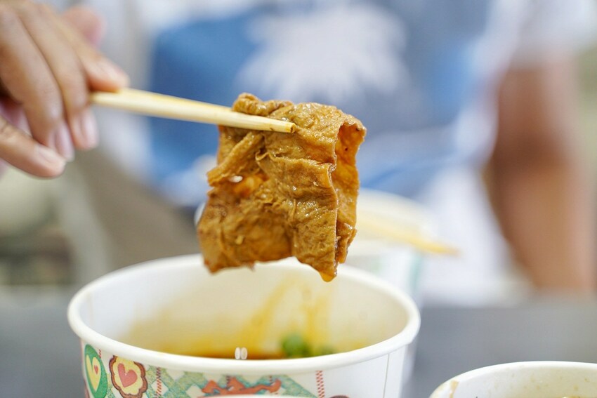 【恰恰駡丸】原本在後龍市場裡的隱藏版美食香煎肉圓搬遷至頭份啦！必點酥皮肉圓、四神湯～ - 阿華田的美食日記